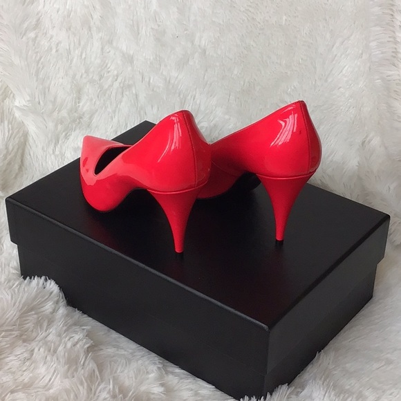 SAINT LAURENT FUSCIA PUMPS. - Picture 3 of 11